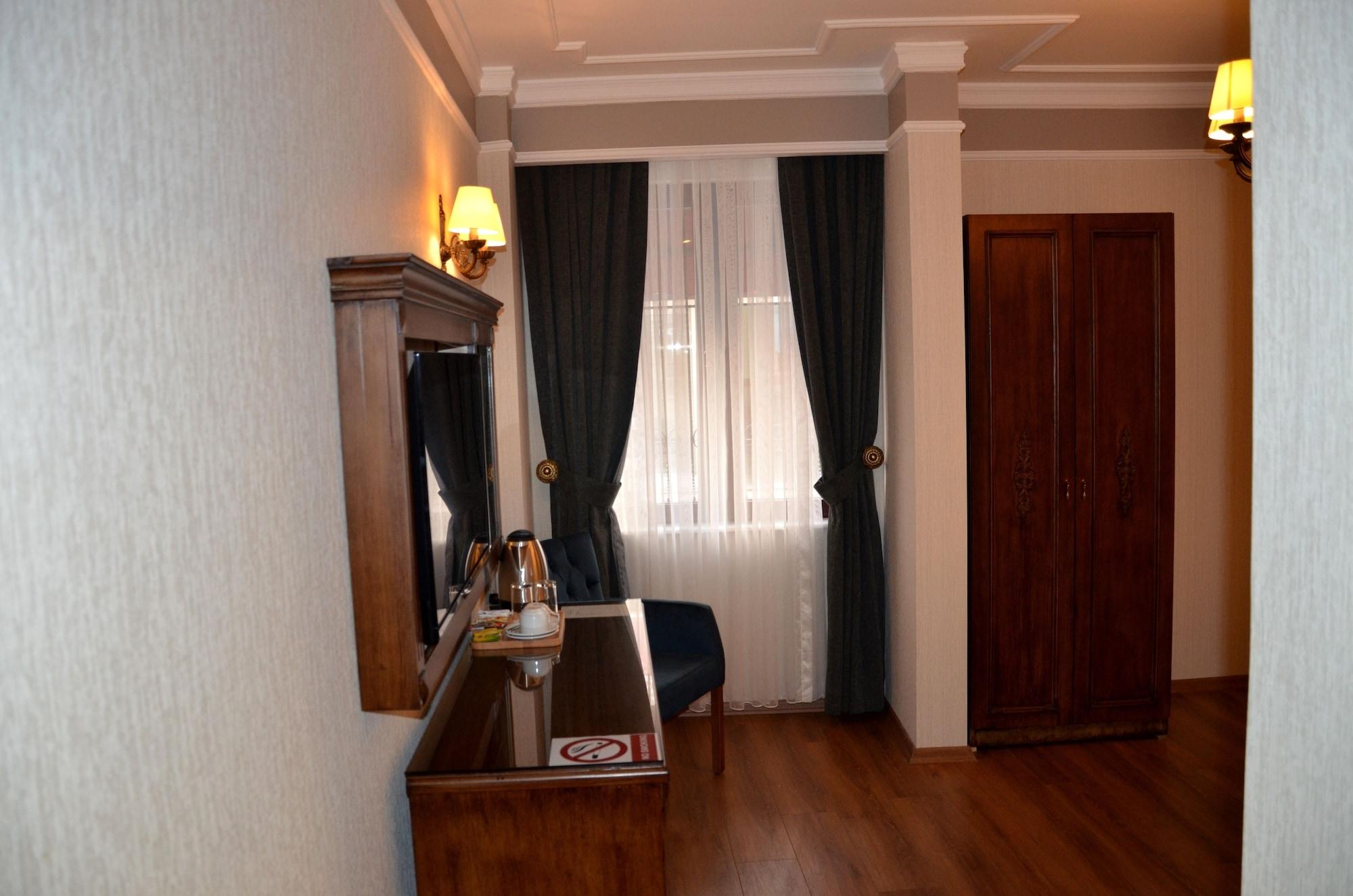 Ahmet Efendi Konagi Hotel Istanbul Luaran gambar A room at the hotel