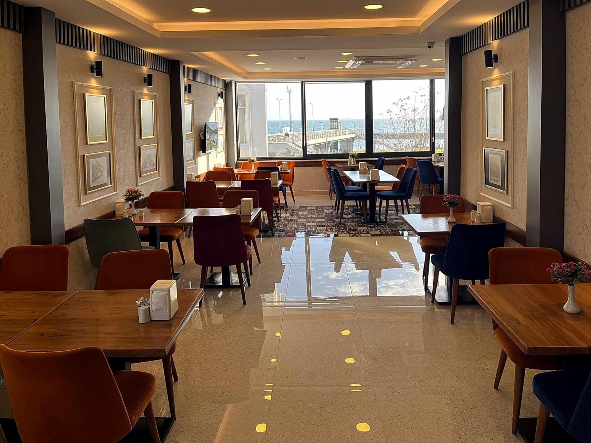 Ahmet Efendi Konagi Hotel Istanbul Luaran gambar The restaurant at the top of the tower