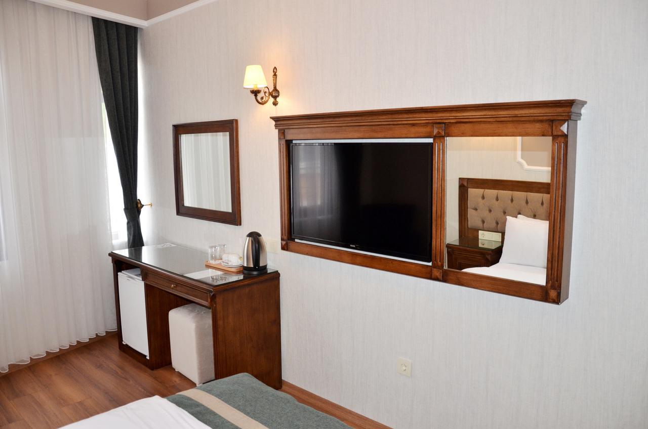 Ahmet Efendi Konagi Hotel Istanbul Luaran gambar A room at the hotel